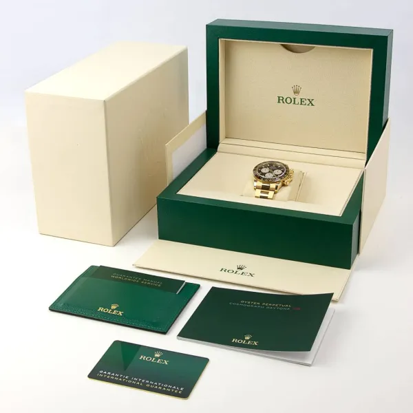 Rolex Cosmograph Daytona "Le Mans" 18 ct yellow gold bright black and white dial Oyster band Reference 126528LN